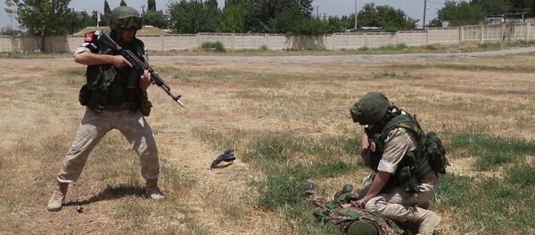 Учения 201 РВБ антитеррор в Таджикистане, архивное фото Учения 201 РВБ антитеррор в Таджикистане, архивное фото - Sputnik Таджикистан