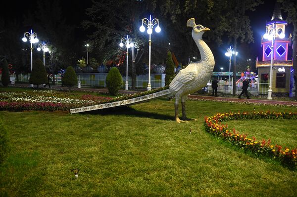 Отреставрированный Парк имени Абулькасима Фирдоуси - Sputnik Таджикистан