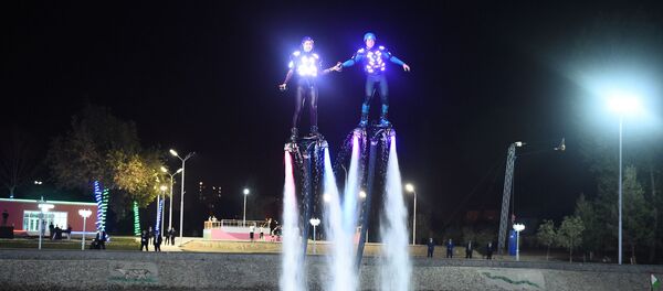 Водное шоу в парке имени Абулькосима Фирдоуси - Sputnik Тоҷикистон