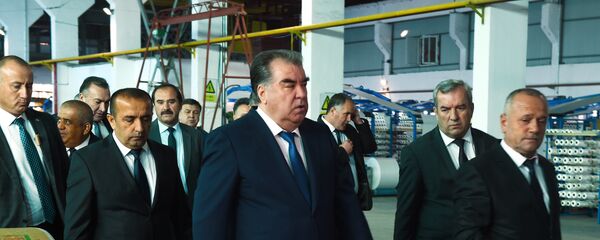 Эмомали Рахмон открыл новые цеха на заводе в Яване - Sputnik Таджикистан