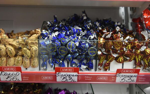 Шоколадные конфеты производства фабрики Амири - Sputnik Таджикистан