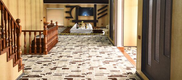 Эмомали Рахмон сдал в эксплуатацию новое современное здание гостиницы в Яванском районе - Sputnik Тоҷикистон