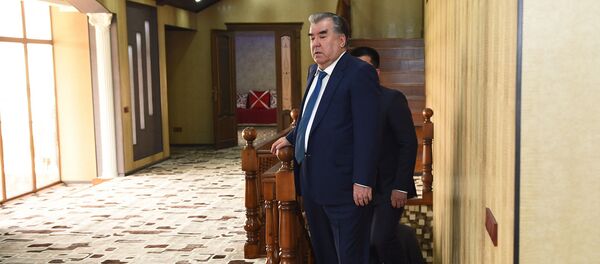 Эмомали Рахмон сдал в эксплуатацию новое современное здание гостиницы в Яванском районе  - Sputnik Тоҷикистон