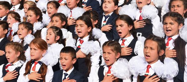 Школьники Хатлонской области Школьники Хатлонской области - Sputnik Таджикистан