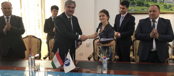 Подписание кредитного соглашения на 6 млн долларов на поставку автобусов в город Бохтар Подписание кредитного соглашения на 6 млн долларов на поставку автобусов в город Бохтар - Sputnik Таджикистан