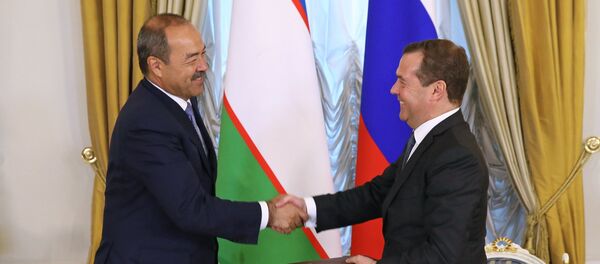 Премьер-министр РФ Д. Медведев встретился с премьер-министром Узбекистана А. Ариповым Премьер-министр РФ Д. Медведев встретился с премьер-министром Узбекистана А. Ариповым - Sputnik Таджикистан