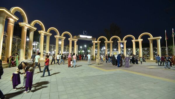 Празднование Дня независимости Таджикистана в парке имени Фирдоуси в Душанбе - Sputnik Таджикистан