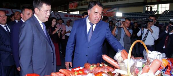 Выставка товаров Самарканда в Согдийской области - Sputnik Тоҷикистон