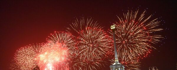 Салют в Душанбе на праздновании дня независимости Салют в Душанбе на праздновании дня независимости - Sputnik Тоҷикистон