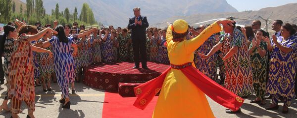 Торжественная встреча Эмомали Рахмона в ГБАО - Sputnik Тоҷикистон