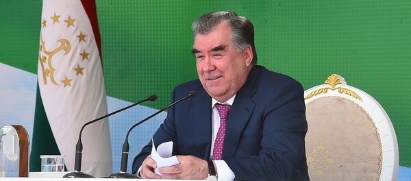 Президент Республики Таджикистан Эмомали Рахмон Президент Республики Таджикистан Эмомали Рахмон - Sputnik Тоҷикистон