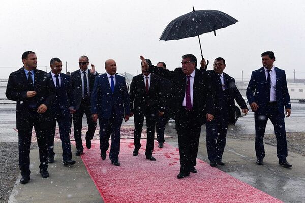 Президент Республики Таджикистан Эмомали Рахмон посетил Мургаб - Sputnik Таджикистан