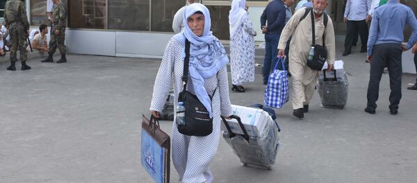 Паломники вернувшиеся с Хаджа в Душанбе - Sputnik Тоҷикистон