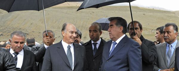 Ага-хан и президент Таджикистана Рахмон посетили место будущего Шуробадского моста, где состоялась церемония закладки фундамента, архивное фото Ага-хан и президент Таджикистана Рахмон посетили место будущего Шуробадского моста, где состоялась церемония закладки фундамента, архивное фото - Sputnik Тоҷикистон