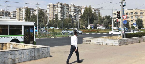 Улица в городе Душанбе, архивное фото - Sputnik Тоҷикистон