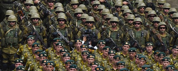 Военный парад в Хороге по случаю приезда президента Таджикистана - Sputnik Таджикистан