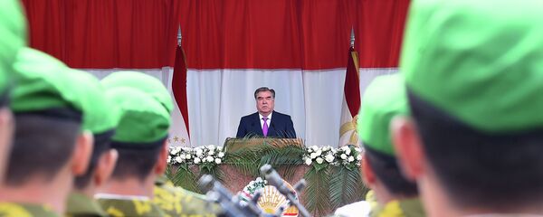 Военный парад в Хороге по случаю приезда президента Таджикистана - Sputnik Тоҷикистон