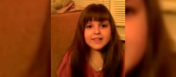 Русская девочка поет таджикскую песню Русская девочка поет таджикскую песню - Sputnik Таджикистан