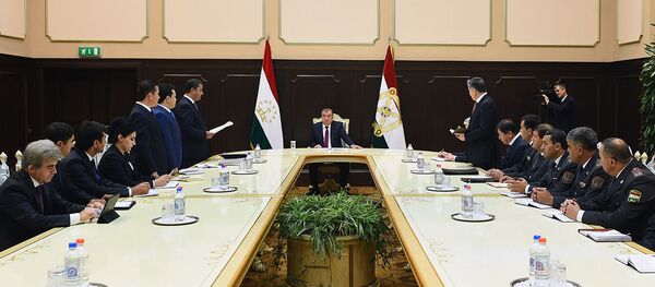 Эмомали Рахмон встретился с новыми назначенными в ГБА Эмомали Рахмон встретился с новыми назначенными в ГБА - Sputnik Тоҷикистон