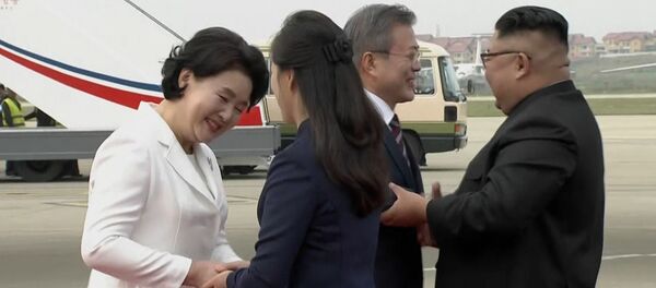 Встреча лидеров КНДР и Южной Кореи Встреча лидеров КНДР и Южной Кореи - Sputnik Таджикистан