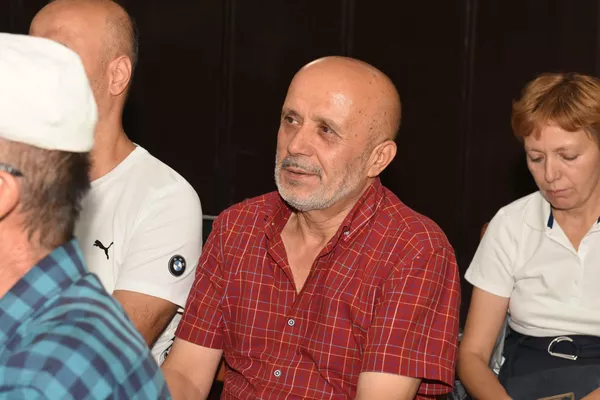 “Лабчанг”: шоири мардумии Тоҷикистон Гулрухсор Сафиева китоби навашро рӯнамоӣ кард “Лабчанг”: шоири мардумии Тоҷикистон Гулрухсор Сафиева китоби навашро рӯнамоӣ кард - Sputnik Тоҷикистон
