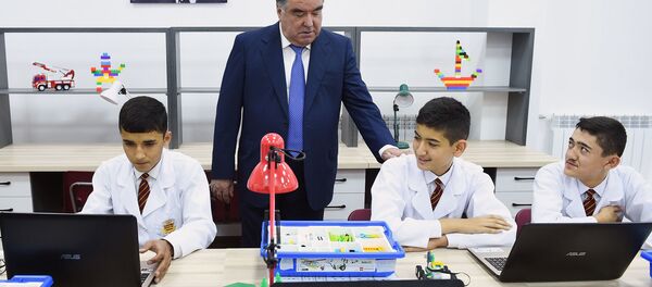 Эмомали Рахмон открыл в Душанбе Кембриджскую академию - Sputnik Таджикистан