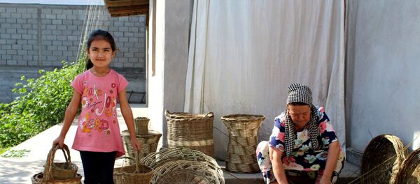 Мастер изготовления корзин Шаходат Хомидова - Sputnik Тоҷикистон