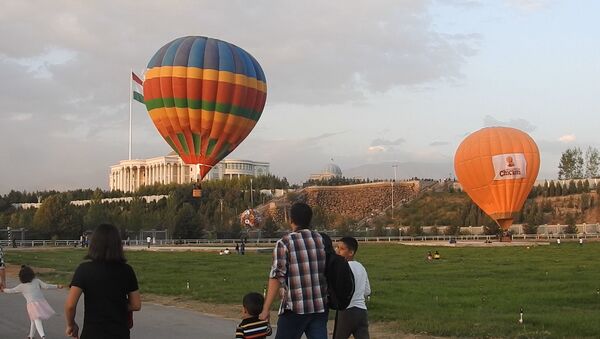Оши-палав, танцы и воздушные шары - так прошел в Душанбе фестиваль еды - Sputnik Таджикистан