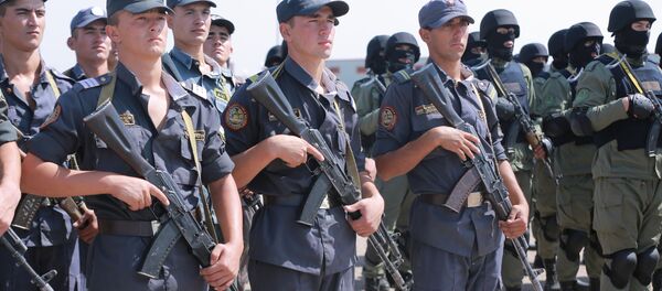 Двусторонние учения военных Узбекистана и Таджикистана по уничтожению условных террористических группировок - Sputnik Тоҷикистон