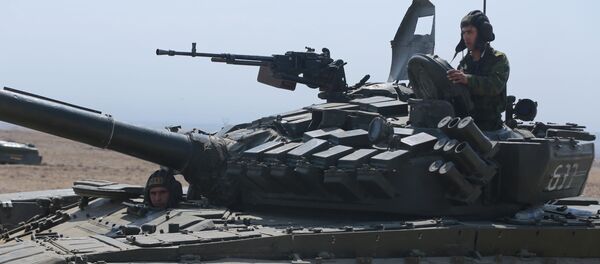 Танк, архивное фото Танк, архивное фото - Sputnik Таджикистан