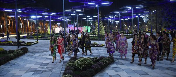 Ифтитоҳи Боғи ба номи Аҳмади Дониш дар шаҳри Душанбе Ифтитоҳи Боғи ба номи Аҳмади Дониш дар шаҳри Душанбе - Sputnik Тоҷикистон