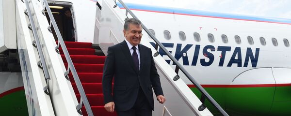 Президент Узбекистана Шавкат Мирзиёев - Sputnik Тоҷикистон