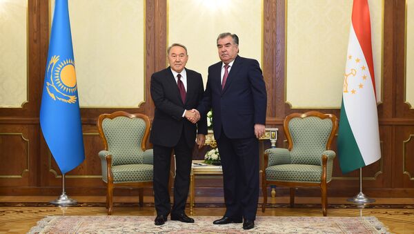 Президент Таджикистана Эмомали Рахмон и глава Казахстана Нурсултан Назарбаев - Sputnik Таджикистан