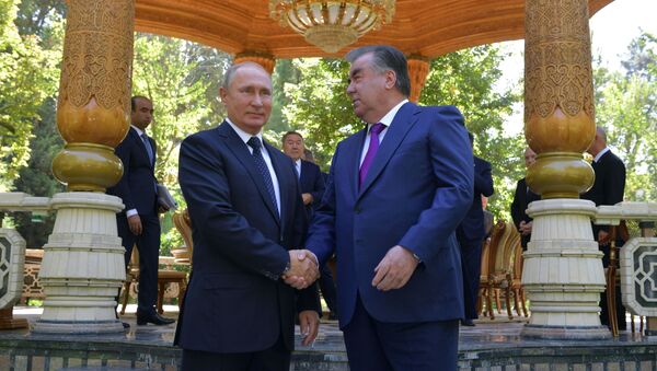 Президент РФ Владимир Путин и президент Таджикистана Эмомали Рахмон - Sputnik Таджикистан