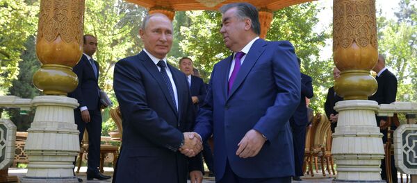 Президент РФ Владимир Путин и президент Таджикистана Эмомали Рахмон - Sputnik Таджикистан