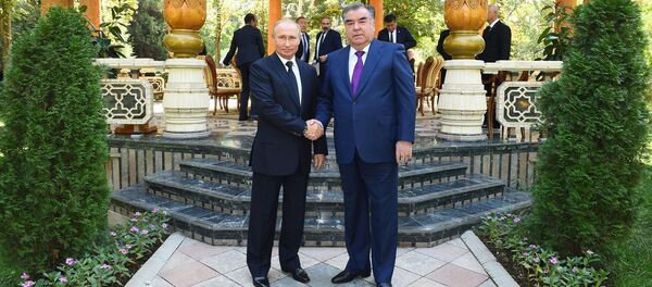 Президент РФ Владимир Путин и президент Таджикистана Эмомали Рахмон - Sputnik Таджикистан