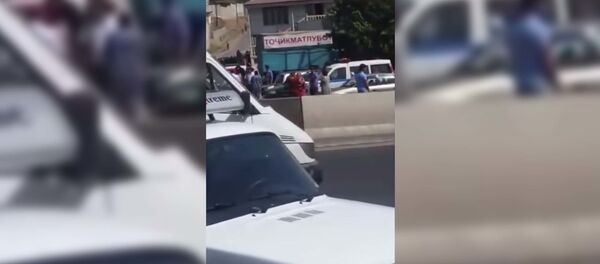 Рейд против бород и хиджабов в Душанбе -  видео - Sputnik Тоҷикистон