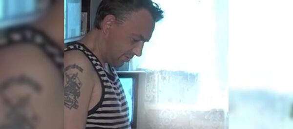 Должники по алиментам читают письма от детей - Sputnik Таджикистан