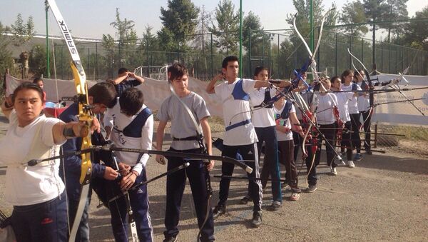 В Таджикистане прошел республиканский турнир по стрельбе из лука - Sputnik Таджикистан