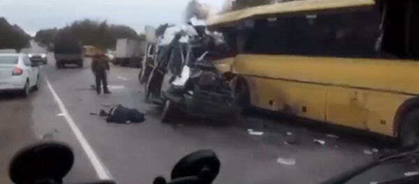 Под Тверью столкнулись два автобуса, погибли 13 человек - Sputnik Таджикистан