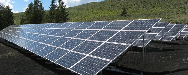 Солнечные батареии, архивное фото - Sputnik Таджикистан