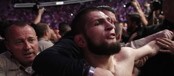 Нурмагомедов после боя с Макгрегором - Sputnik Таджикистан