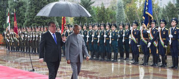 Истиқболи расмӣ аз Шри Рам Натҳ Ковинд, раисиҷумҳури Ҳинд дар Душанбе Истиқболи расмӣ аз Шри Рам Натҳ Ковинд, раисиҷумҳури Ҳинд дар Душанбе - Sputnik Тоҷикистон