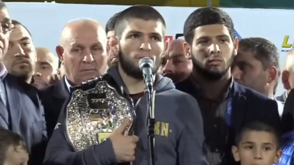 Встреча Хабиба Нурмагомедова с фанатами в Махачкале - Sputnik Таджикистан