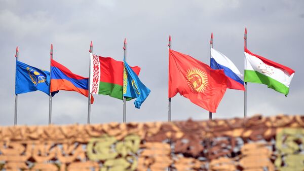 Флаги ОДКБ, архивное фото - Sputnik Таджикистан
