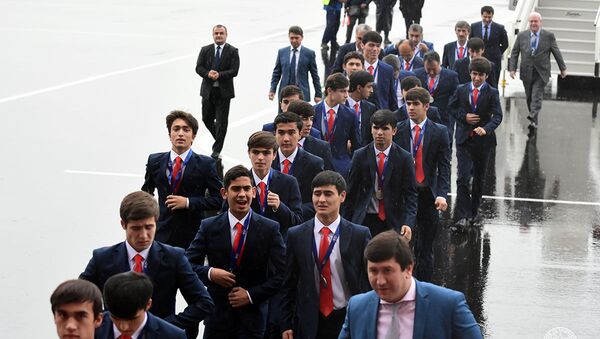 Юношеская сборная Таджикистана вернулась на Родину - Sputnik Тоҷикистон