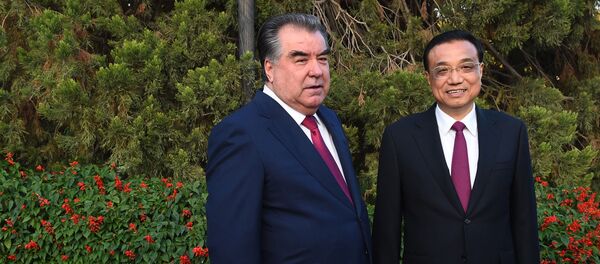 Эмомалӣ Раҳмон ва ли Кетсян дар Шоми дӯстӣ дар Боғи Ирам - Sputnik Тоҷикистон