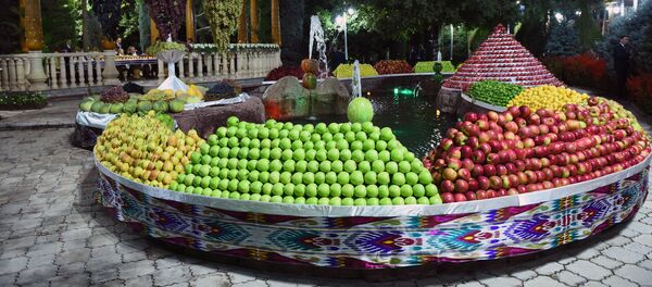 Фрукты в Душанбе, архивное фото - Sputnik Таджикистан
