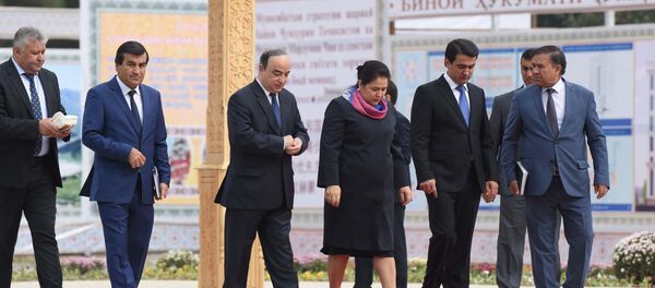 Шукурджон Зухуров, Озода Рахмон и Рустам Эмомали - Sputnik Тоҷикистон