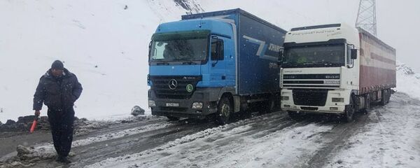 Тамбашавӣ дар шоҳроҳи Душанбе-Чаноқ - Sputnik Тоҷикистон